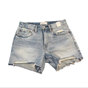 Abercrombie & Fitch mid rise boyfriend shorts